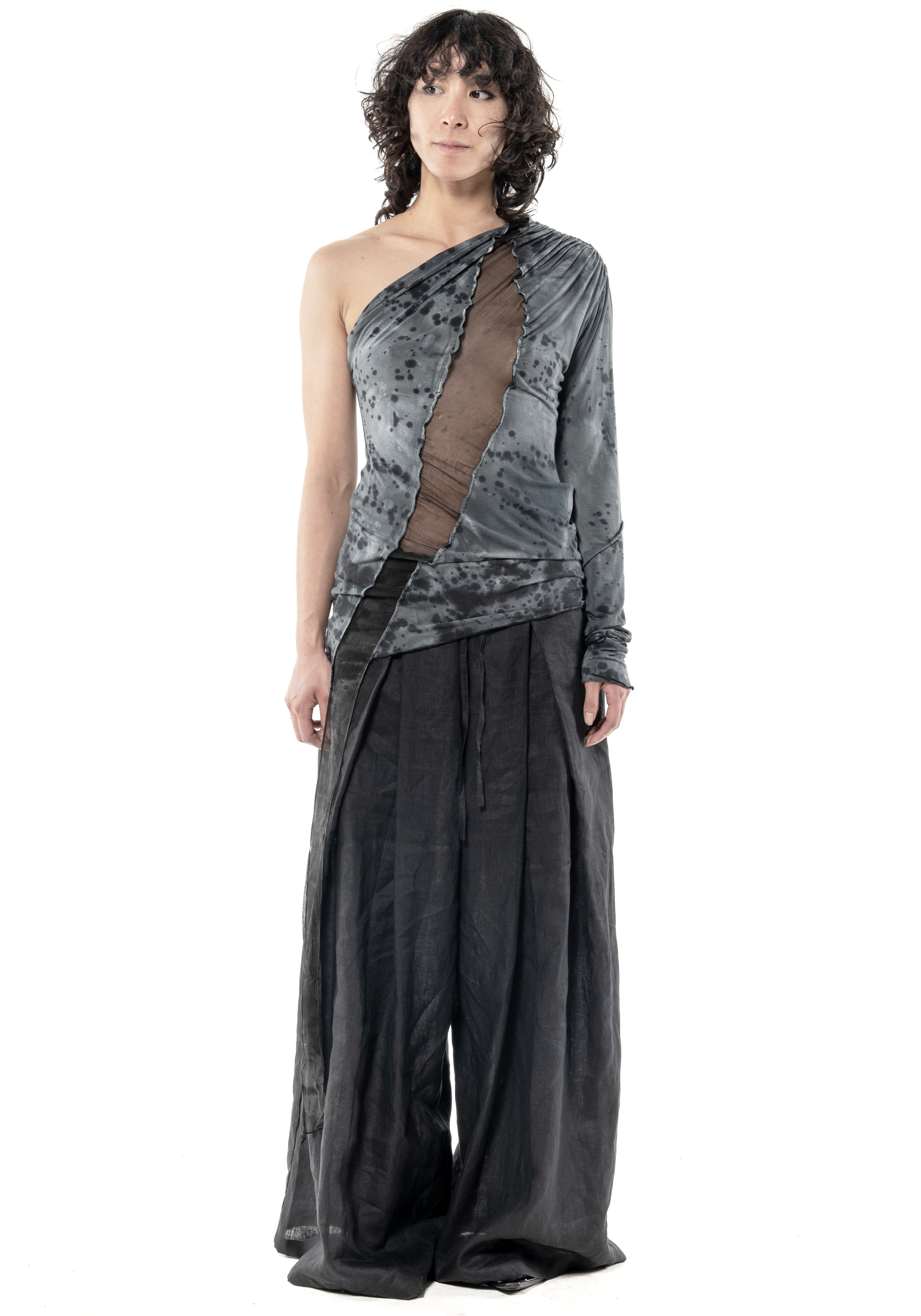 Anesu Top Noda Hitam