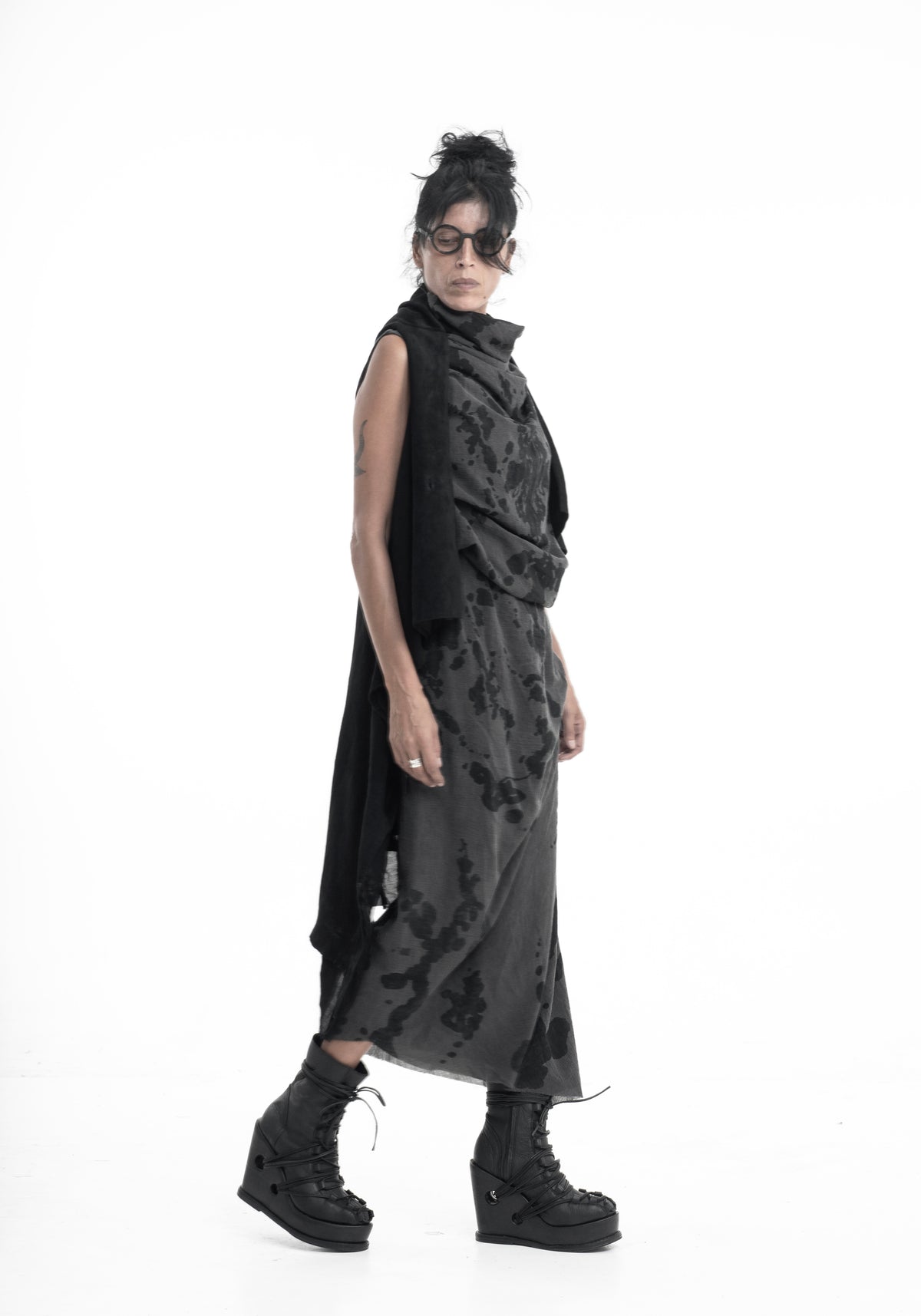 Hold Me Vest Leather Long