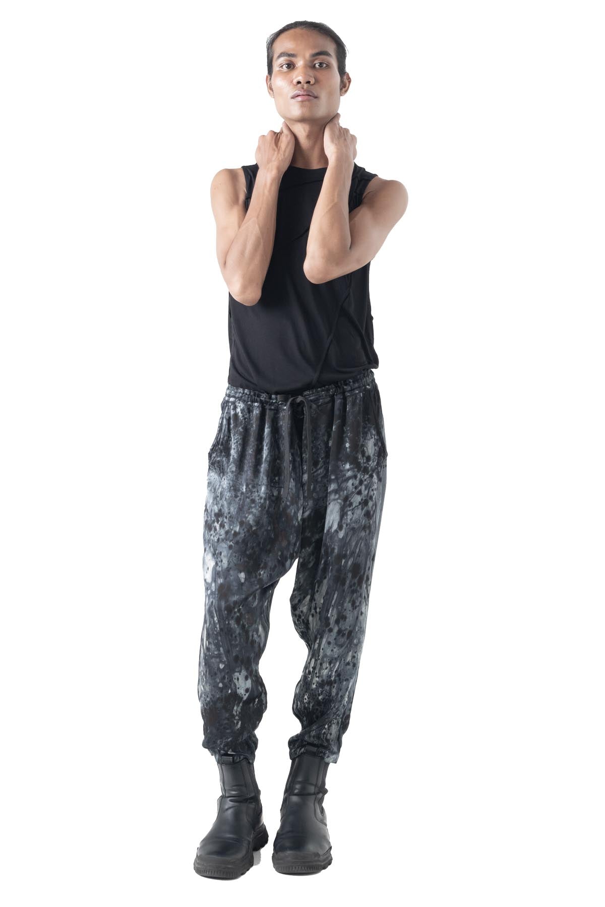 Kay Pants Noda Hitam