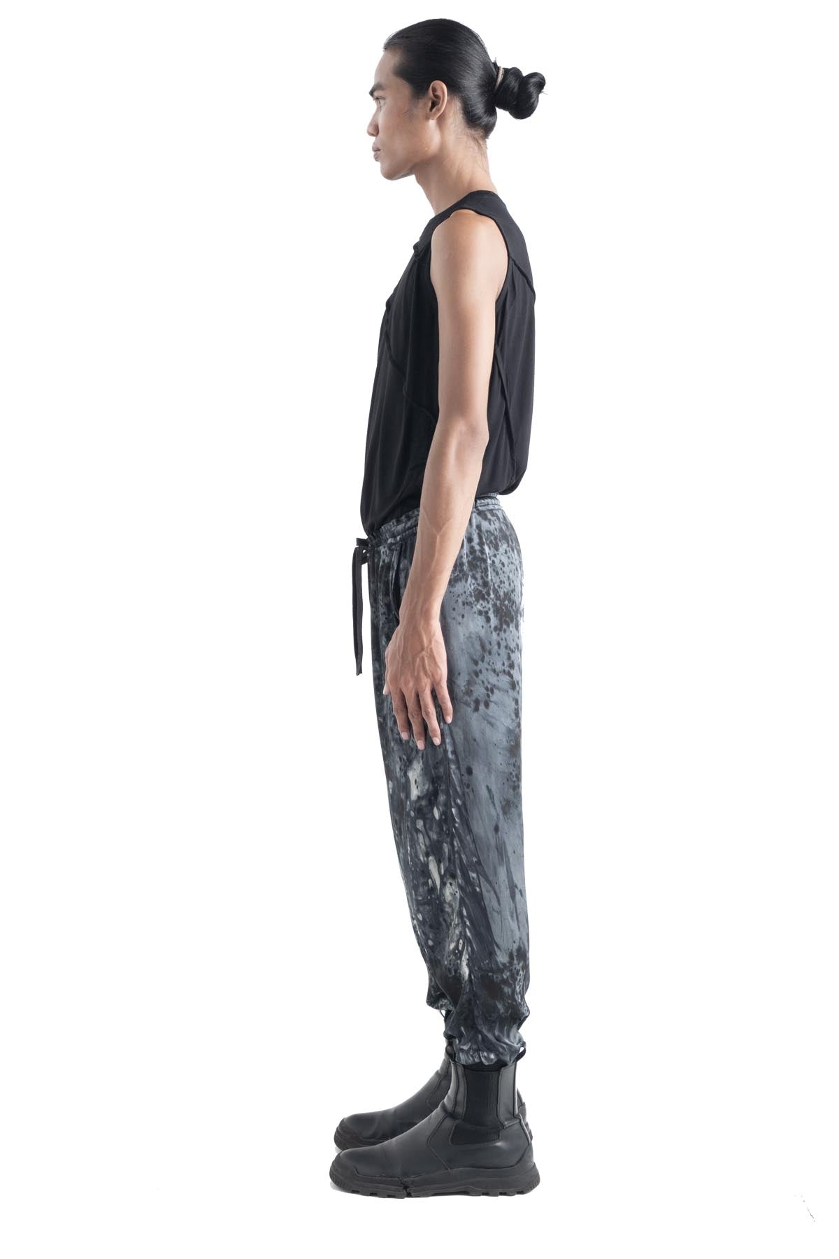 Kay Pants Noda Hitam