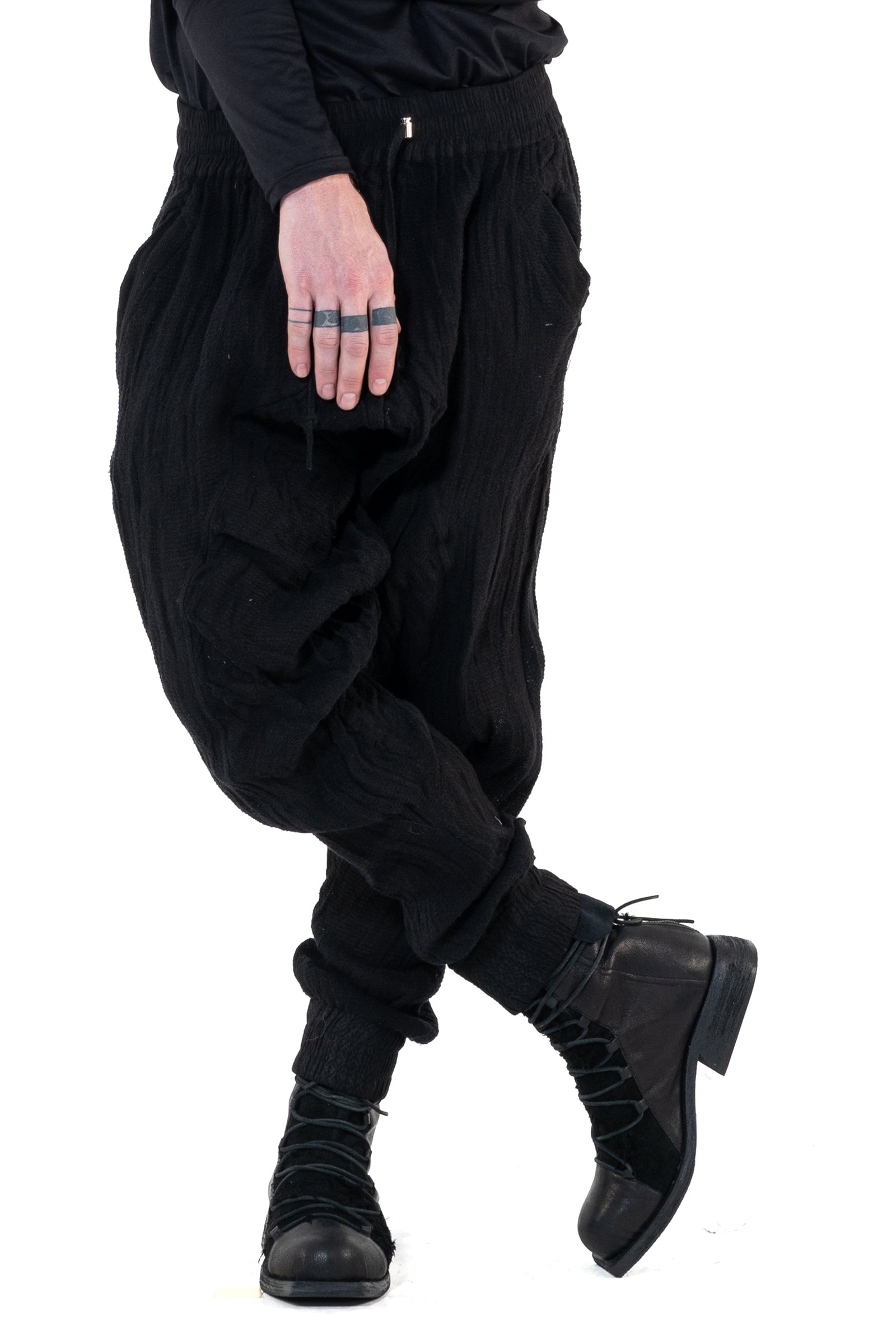 Aal Pants Black Kaku – Mark Baigent